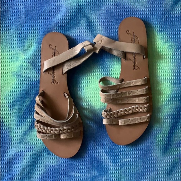 2 pairs 1 Marc Fisher 1 Free people - Picture 3 of 4